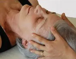 Gentle cranial osteopathic treatment